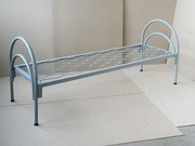 Металлические кровати со спинками из ДСП и ламелями - foto 1
